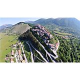 Opi, due file di case sulla schiena di un monte (Abruzzo - Borghi più Belli d’Italia)