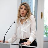 El editorial de Carlos Cuesta: La cascada de reveses parlamentarios de un Gobierno rodeado por la corrupción