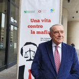 “Una vita contro la mafia”, Pietro Grasso inaugura la mostra per la Settimana della legalità