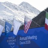 Summit a Davos, Trump minaccia dazi. Ira di Macron e Von der Leyen