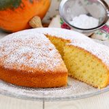 Torta di zucca soffice: come farla alta e morbida con la zucca a crudo