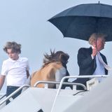 Trump Wont Share Umbrella With Wife
