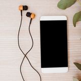 Fones de ouvido com fio: O retorno de um clássico impulsionado pela Geração Z