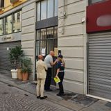 Appartamento sovraffollato e in condizioni igieniche precarie: sgomberati in nove