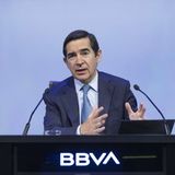 Prensa económica: Competencia lleva la OPA de BBVA sobre Sabadell a fase 2