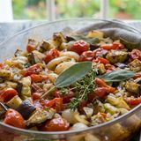 Ratatouille di verdure al forno: la ricetta estiva facile e leggera