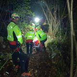 Trauma alla caviglia scendendo verso Montepiano: soccorsa escursionista 64enne