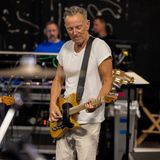 Bruce Springsteen. Dopo una pausa per problemi di salute, a marzo il cantautore ha ripreso il tour e, a giugno 2024, suonerà anche a Milano.