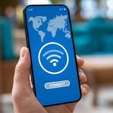 How Does AI Improve Location-Based Mobile App Development for Businesses