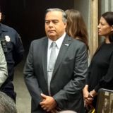 Raymundo Collins interpone amparo contra orden de aprehensión