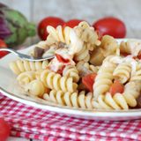 PASTA CON MELANZANE FILANTE con pomodori e mozzarella