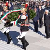 Liberazione, Mattarella al Vittoriano. Gli omaggi di Meloni e Schlein
