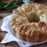 Ciambella di rose al miele