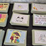 Lo shopping gentile di Asiago: nei negozi le cartoline con i disegni dei bambini