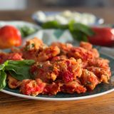 Frittelle di pomodoro: bastano farina e basilico per preparare una ricetta irresistibile