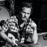 Eddie Vedder dei Pearl Jam non ha mai rilasciato un'autobiografia, come molti altri artisti del mondo musicale tra cui Don Henley o Axl Rose