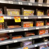 Prensa económica: Los supermercados ponen alarmas antirrobo al chocolate en plena subida del precio del cacao