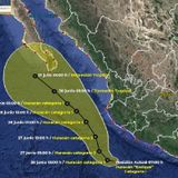 Huracán Enrique se encuentra frente a las costas de Michoacán y Jalisco