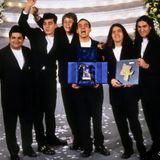 Neri Per Caso. Il sestetto salernitano, iconica vocal band italiana a cappella, divenne celebre negli anni 90 quando vinse a Sanremo nel '95