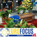 Emma Bonino e la bandiera dell’Europa, una foto che diventa una sfida