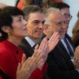 El editorial de Carlos Cuesta: Por qué la regularización de la que tanto presume Sánchez es ilegal