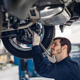 Co najczęściej stuka i skrzypi w aucie?