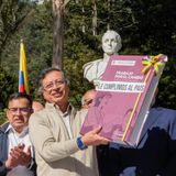 Petro firma la reforma laboral ante Bolívar: “Le cumplimos al país”