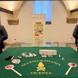 Cocaina e marijuana con proventi da “spartire” in due: doppio arresto