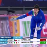 Pattinaggio di velocità, Ghiotto stratosferico: oro mondiale per la terza volta di fila nella 10.000 metri