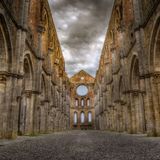 San Galgano e la spada nella roccia