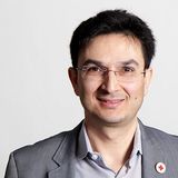 Dr Munjed Al Muderis restores mobility with robotic limbs