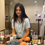 🧼💄 جنى الحفار تغسل فراشي المكياج وتحتفل بوصولها إلى 500 ألف متابع ❤️�