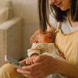 Disagi nel neonato se la mamma è distratta dallo smartphone