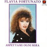 Ripercorriamo la carriera artistica di FLAVIA FORTUNATO e ricordiamo la sua hit "ASPETTAMI OGNI SERA" del 1984.