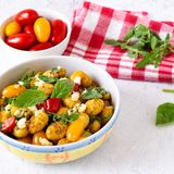 Insalata di gnocchi croccanti