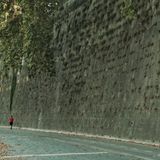 #828 Fascisti nelle scuole, cartelloni e favelas, il cinema, i militari alla Gnam e altre storie di Roma