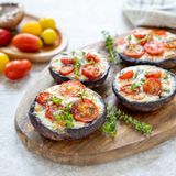 Funghi Portobello ripieni con pomodorini e provola