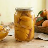 Pesche sciroppate con POCO ZUCCHERO: la ricetta della nonna che preparo ogni estate