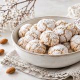 Amaretti morbidi ricetta calabrese