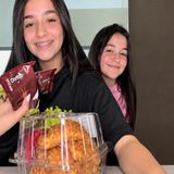 🥐🍦 جنى وجوري يجربان ترند الكرواسون والآيس كريم 😍❤️ تجربة لذيذة وم�