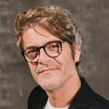 Samuele Bersani, dopo lo stop ai live dall'autunno, ora è di nuovo tour. Guarito da un tumore, ha ribadito l'importanza della prevenzione.