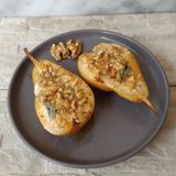 Pere con gorgonzola e noci in friggitrice