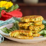 Focaccine  di zucchine e carote in padella, leggere, gustose e senza forno