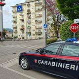 Aggressione all’alba a colpi di machete: 22enne arrestato per stalking e tentato omicidio