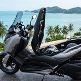What is Yamaha XMAX 300 storage and comfort features?