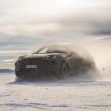 Porsche Cayenne Electric - Potenza elettrica testata al limite tra ghiaccio e deserto