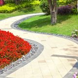 10 Front Yard Landscape Ideas With Natural Stones
