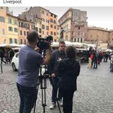 Gillian Hazell di BBC News intervista Andrea Cecchini in piazza Campo de Fiori 01.05.2018