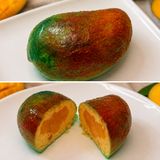 Mango realistico: il dessert del momento con mousse al mango e cuore cremoso