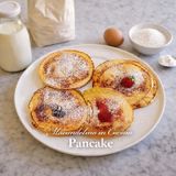 Pancake alti e soffici fatti in casa: il trucco per farcirli con il cuore cremoso direttamente in padella